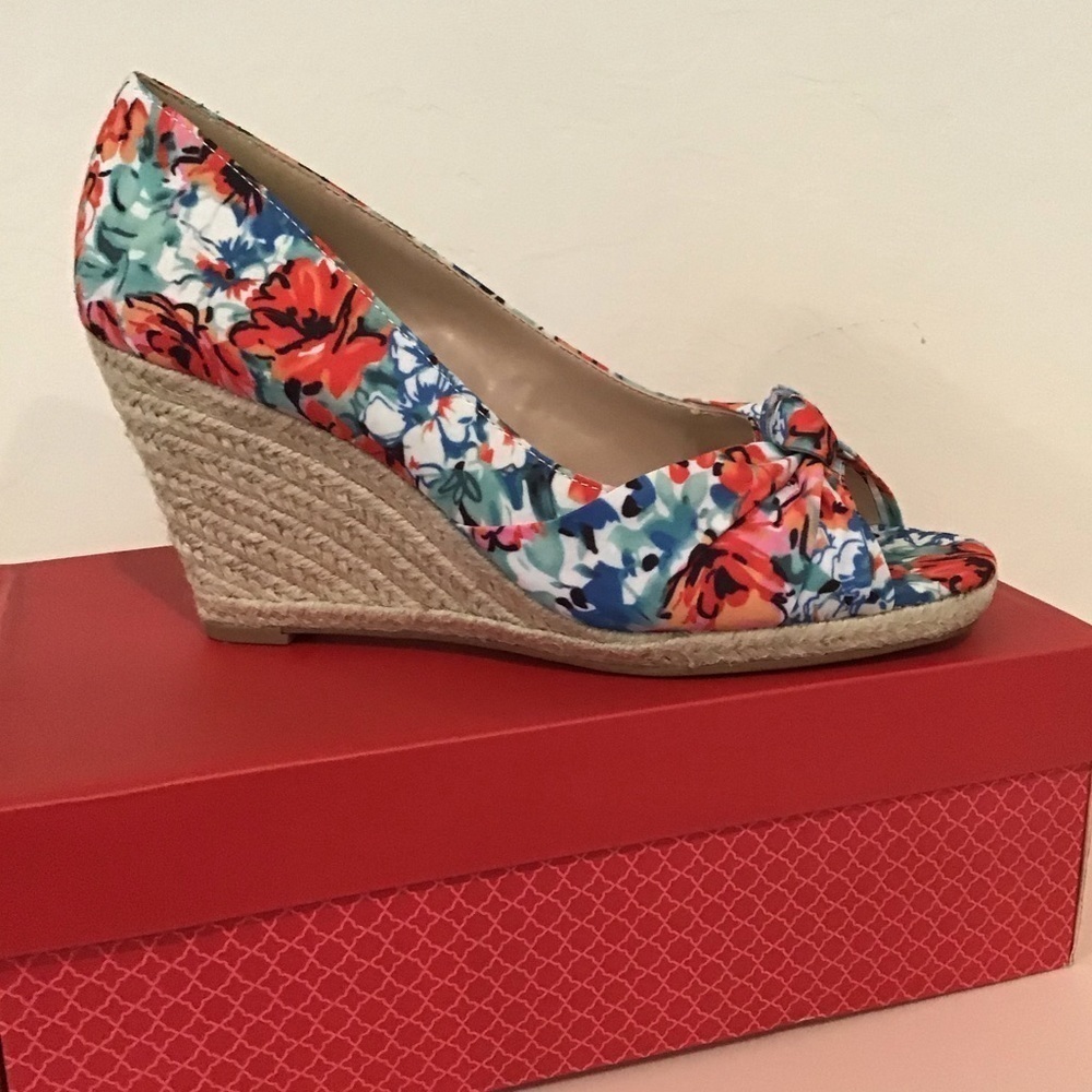 Kelly & Katie floral wedges, NEW IN BOX